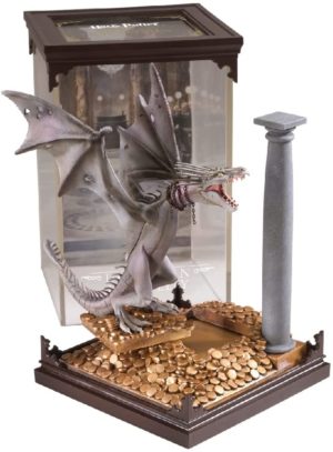 Harry Potter Diorama Magical Creatures Ukrainian Ironbelly 18cm
