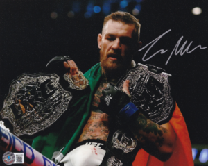 Conor McGregor (With Belts) - Photo Signée - COA Beckett