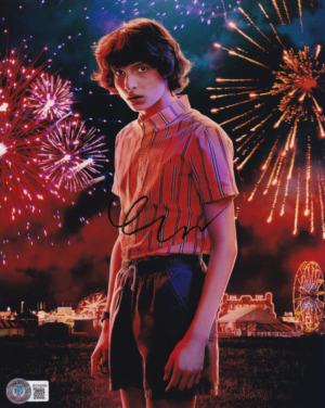 Finn Wolfhard - Photo Signée - Mike (Stranger Things) - COA Beckett