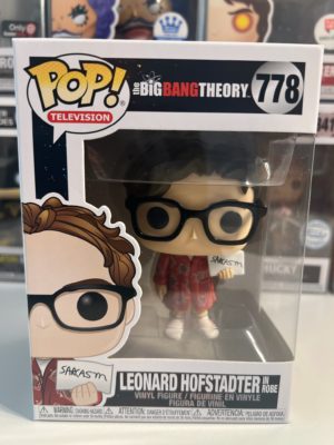 Funko POP! Television The Big Bang Theory Leonard Hofstadter in Robe - Imperfect Box